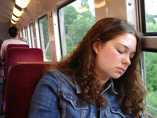 Mẹo vặt giúp bạn không bị say tàu xe Mẹo vặt giúp bạn không bị say tàu xe