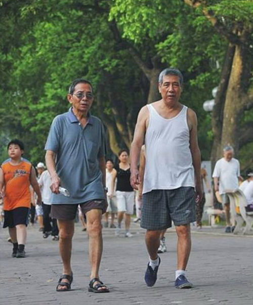 Có nên đi bộ khi bị đau thần kinh tọa? Có nên đi bộ khi bị đau thần kinh tọa?